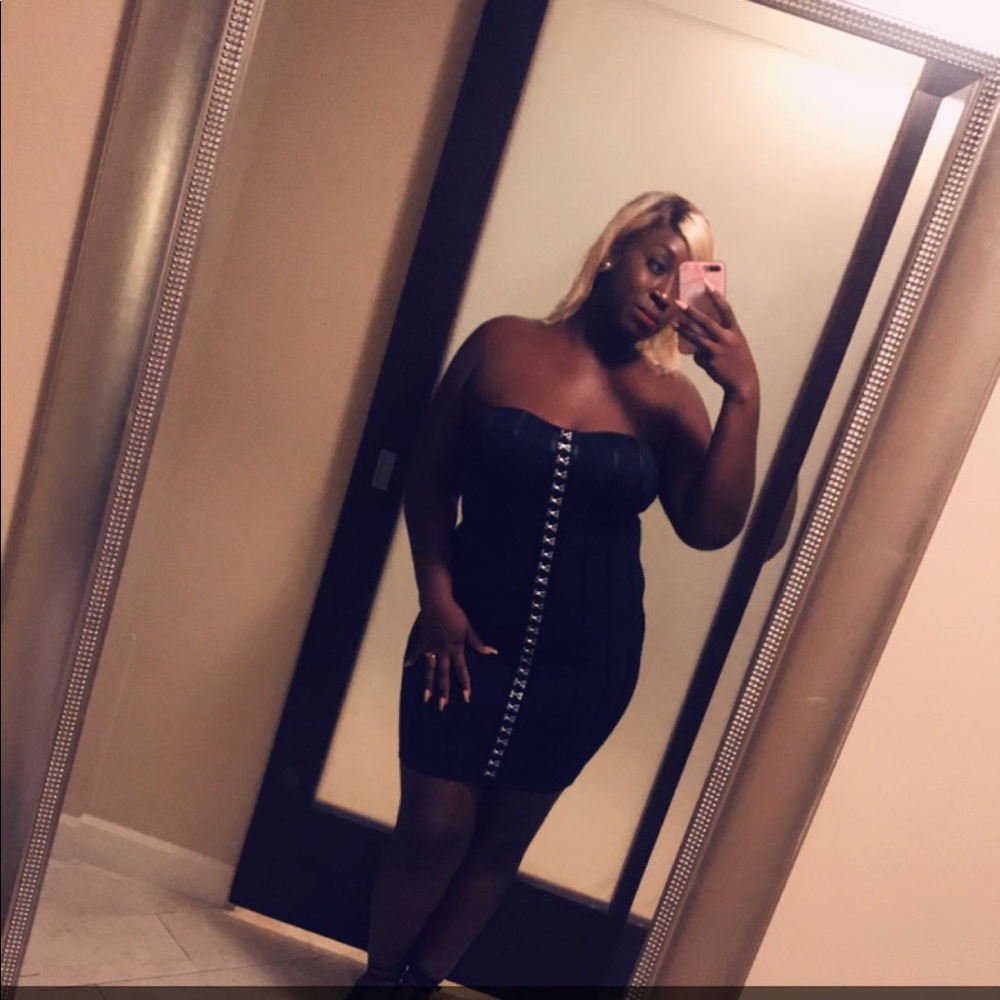 Plus size black body con